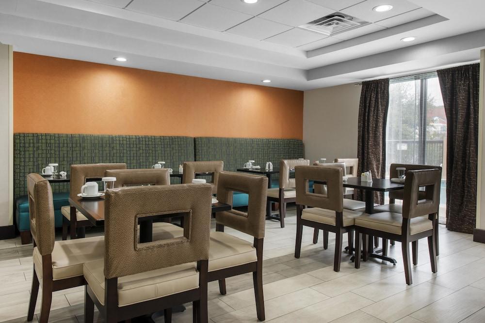 Holiday Inn Savannah South - I-95 Gateway By Ihg Georgetown Exterior photo